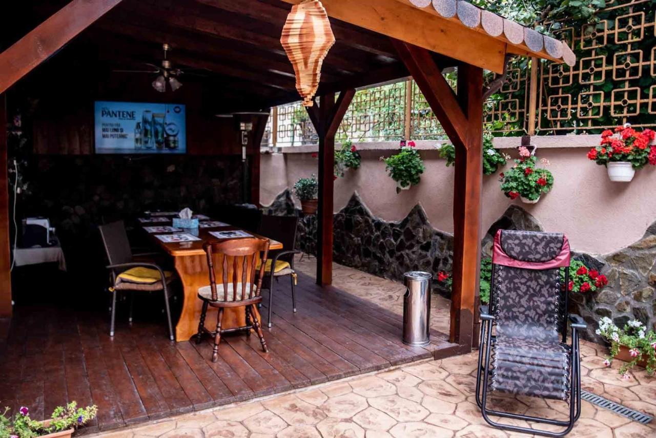 Casa Cattleya 호텔 Târgu Jiu 외부 사진